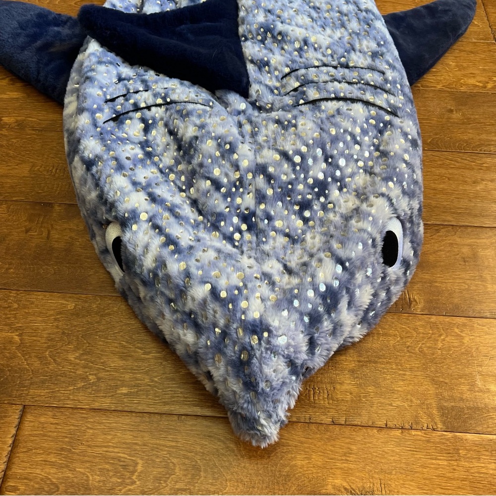 Tommy Bahama Shark Snuggle Tail - Picture 6 of 12